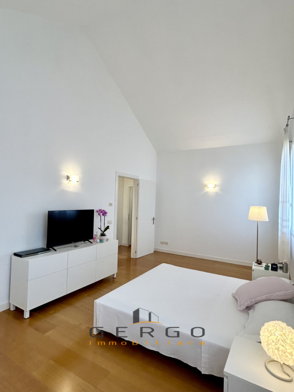 (Per INFO 3316190143) A Trebaseleghe, in zona centrale, proponiamo in vendita una casa singola di...