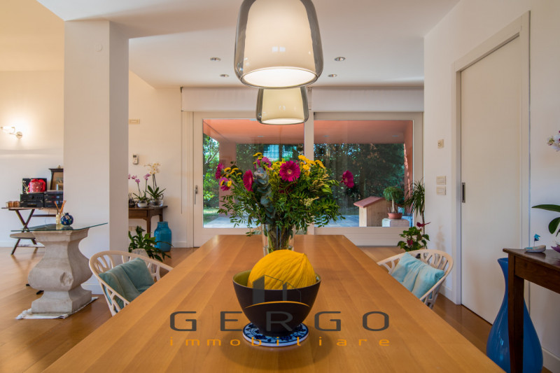 (Per INFO 3316190143) A Trebaseleghe, in zona centrale, proponiamo in vendita una casa singola di...