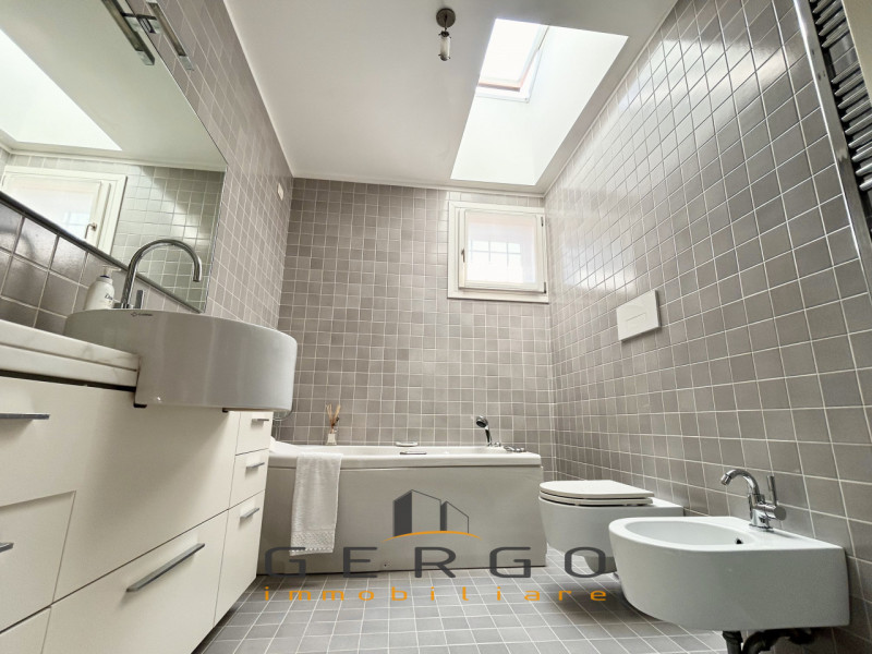 (Per INFO 3316190143) A Trebaseleghe, in zona centrale, proponiamo in vendita una casa singola di...