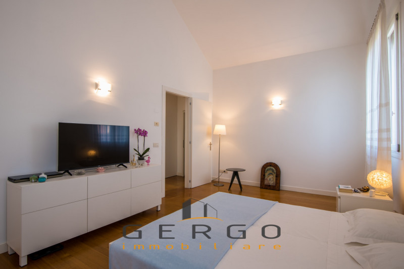 (Per INFO 3316190143) A Trebaseleghe, in zona centrale, proponiamo in vendita una casa singola di...