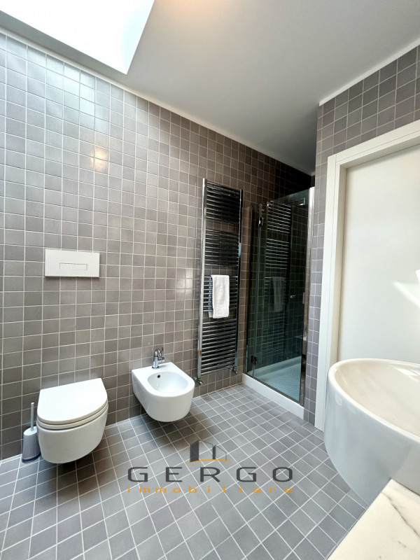 (Per INFO 3316190143) A Trebaseleghe, in zona centrale, proponiamo in vendita una casa singola di...