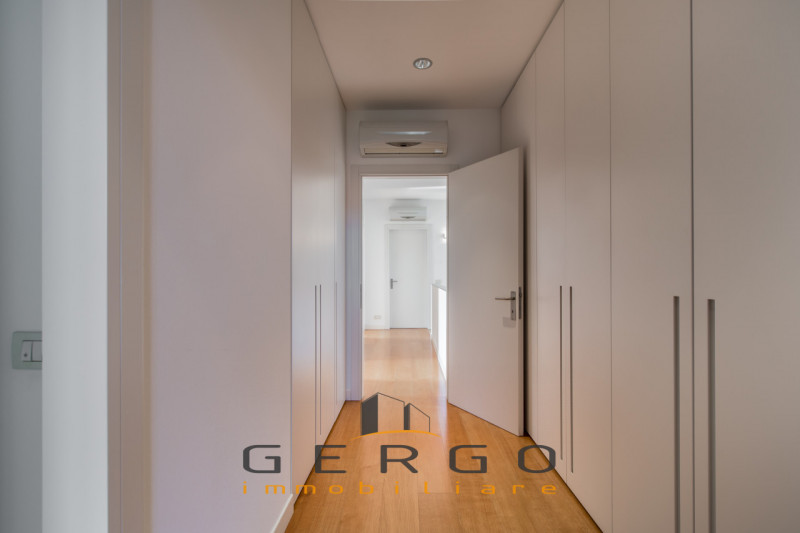 (Per INFO 3316190143) A Trebaseleghe, in zona centrale, proponiamo in vendita una casa singola di...