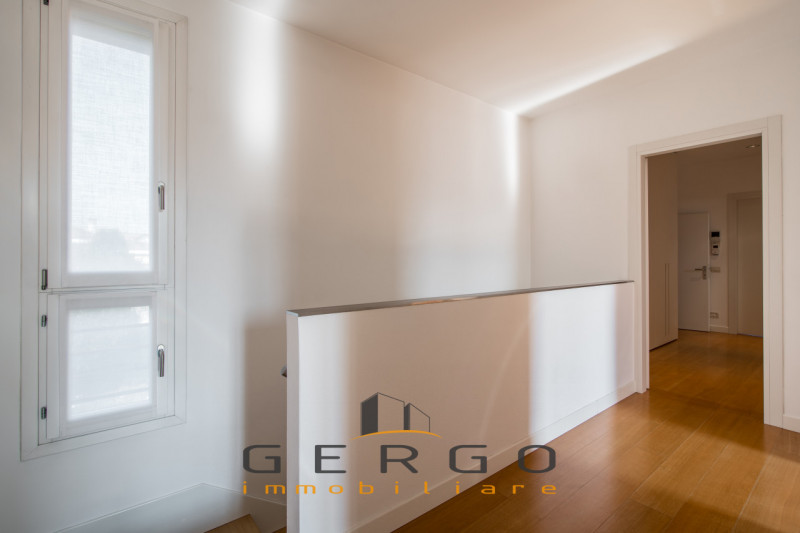 (Per INFO 3316190143) A Trebaseleghe, in zona centrale, proponiamo in vendita una casa singola di...