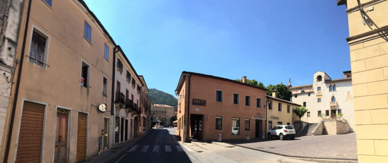 In una delle zone più ricercate del Comune di Barbarano Mossano, precisamente a Ponte di Barbaran...