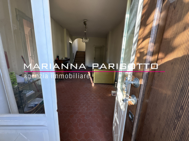 Ns. esclusiva: Scopri questa straordinaria VILLA DI CORTE PADRONALE edificata negli anni '30, sit...