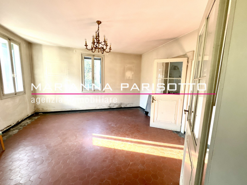 Ns. esclusiva: Scopri questa straordinaria VILLA DI CORTE PADRONALE edificata negli anni '30, sit...