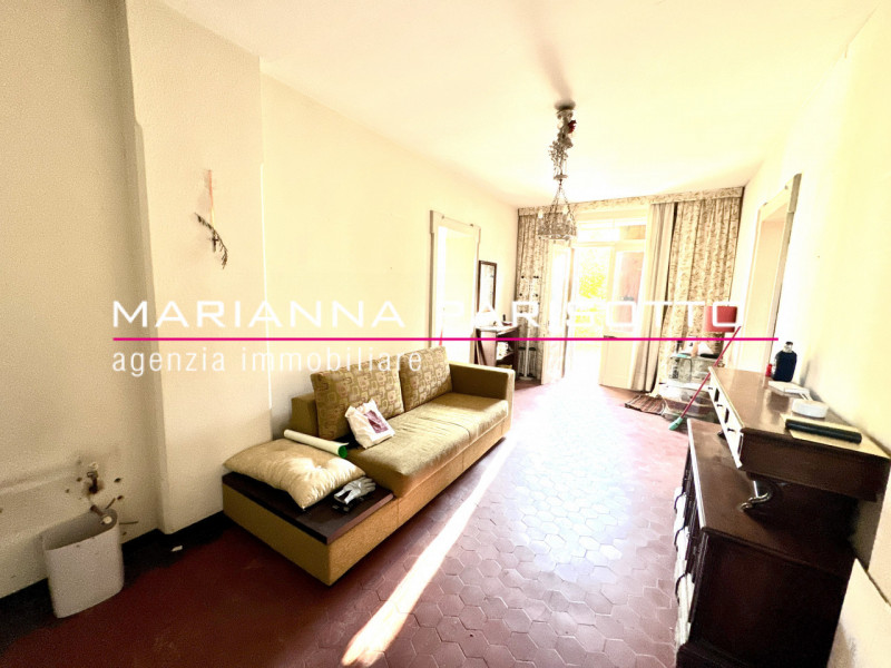 Ns. esclusiva: Scopri questa straordinaria VILLA DI CORTE PADRONALE edificata negli anni '30, sit...