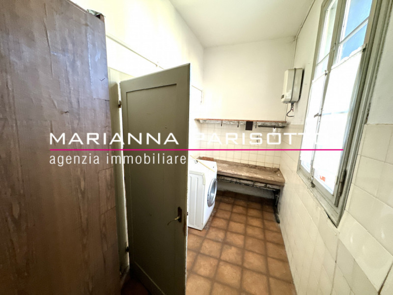 Ns. esclusiva: Scopri questa straordinaria VILLA DI CORTE PADRONALE edificata negli anni '30, sit...