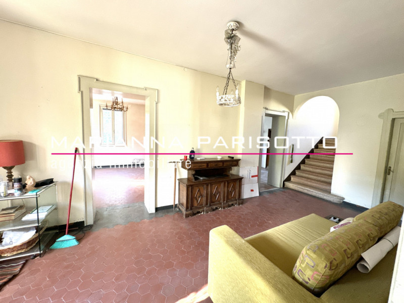 Ns. esclusiva: Scopri questa straordinaria VILLA DI CORTE PADRONALE edificata negli anni '30, sit...