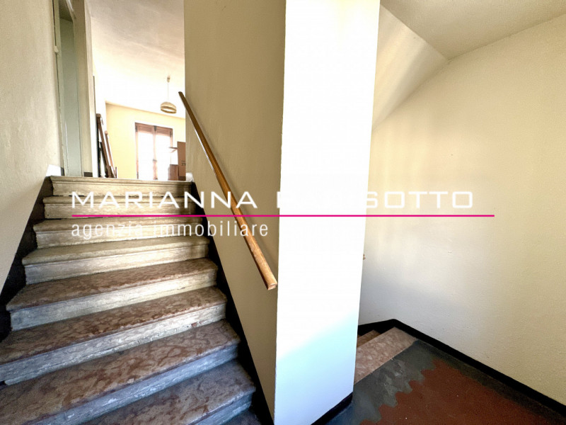 Ns. esclusiva: Scopri questa straordinaria VILLA DI CORTE PADRONALE edificata negli anni '30, sit...