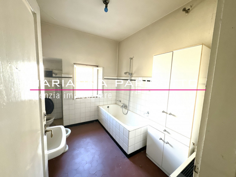 Ns. esclusiva: Scopri questa straordinaria VILLA DI CORTE PADRONALE edificata negli anni '30, sit...