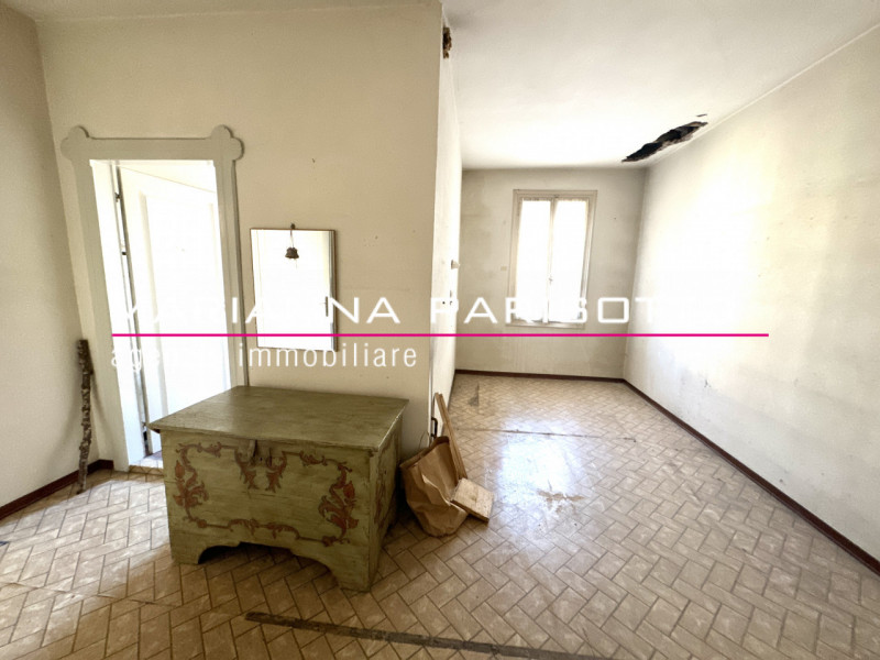 Ns. esclusiva: Scopri questa straordinaria VILLA DI CORTE PADRONALE edificata negli anni '30, sit...