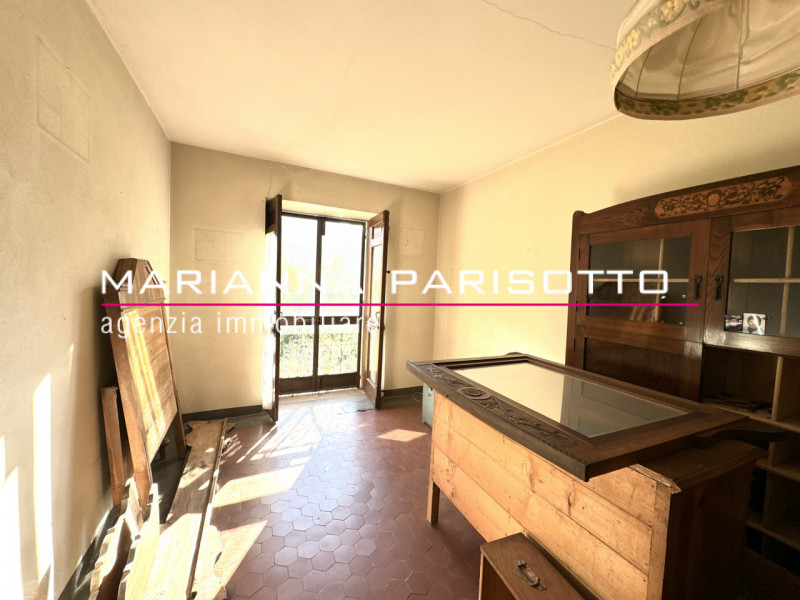 Ns. esclusiva: Scopri questa straordinaria VILLA DI CORTE PADRONALE edificata negli anni '30, sit...