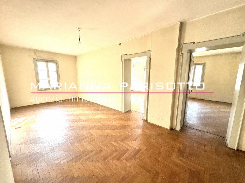 Ns. esclusiva: Scopri questa straordinaria VILLA DI CORTE PADRONALE edificata negli anni '30, sit...