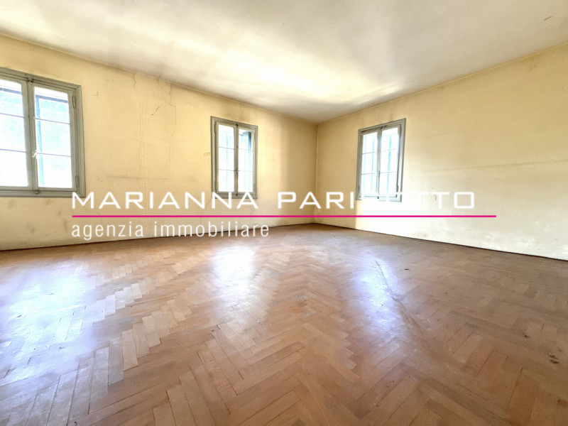 Ns. esclusiva: Scopri questa straordinaria VILLA DI CORTE PADRONALE edificata negli anni '30, sit...