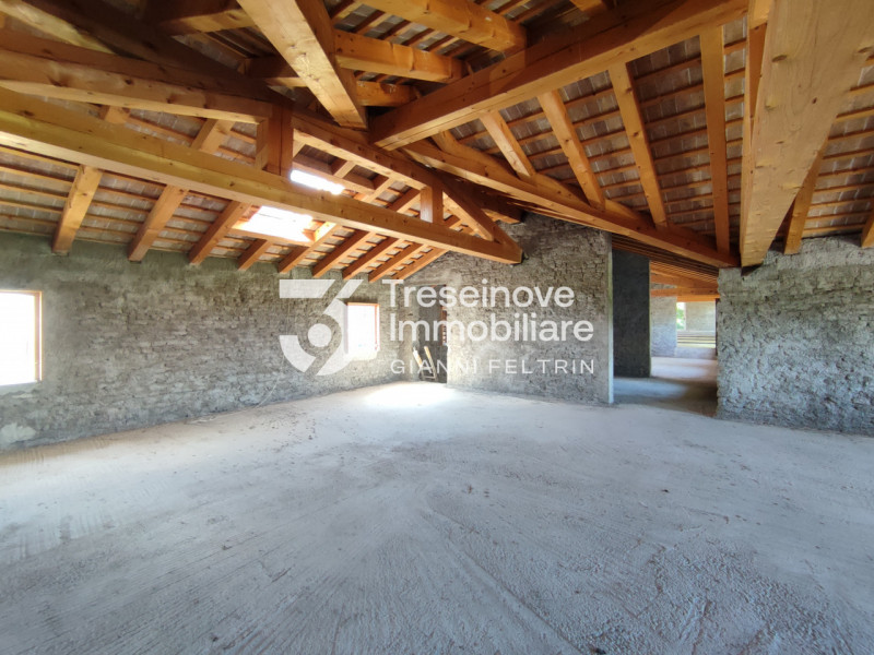 (Per INFO Simone 3427586513) Proponiamo in vendita casa colonica di impianto veneto risalente al ...