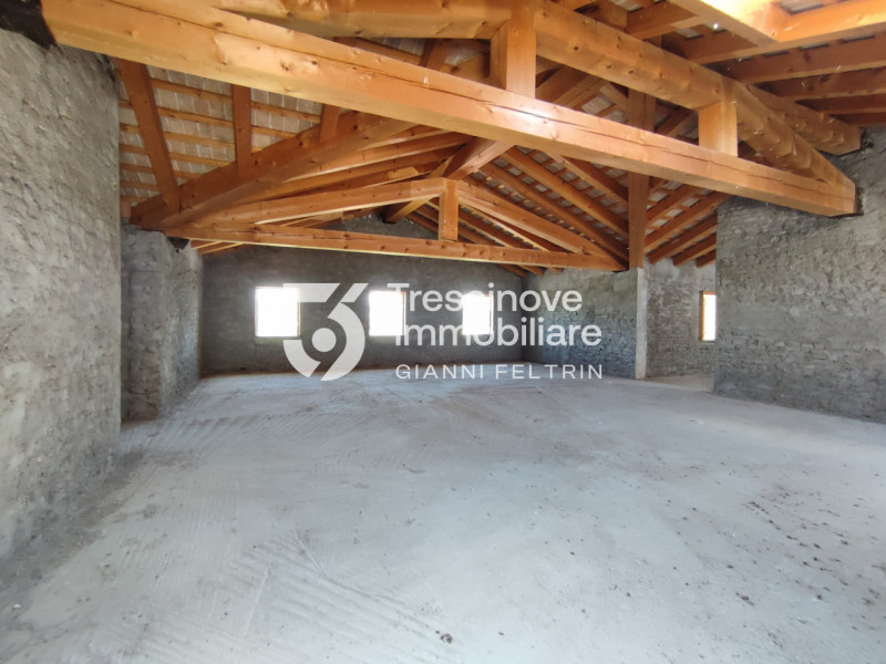 (Per INFO Simone 3427586513) Proponiamo in vendita casa colonica di impianto veneto risalente al ...