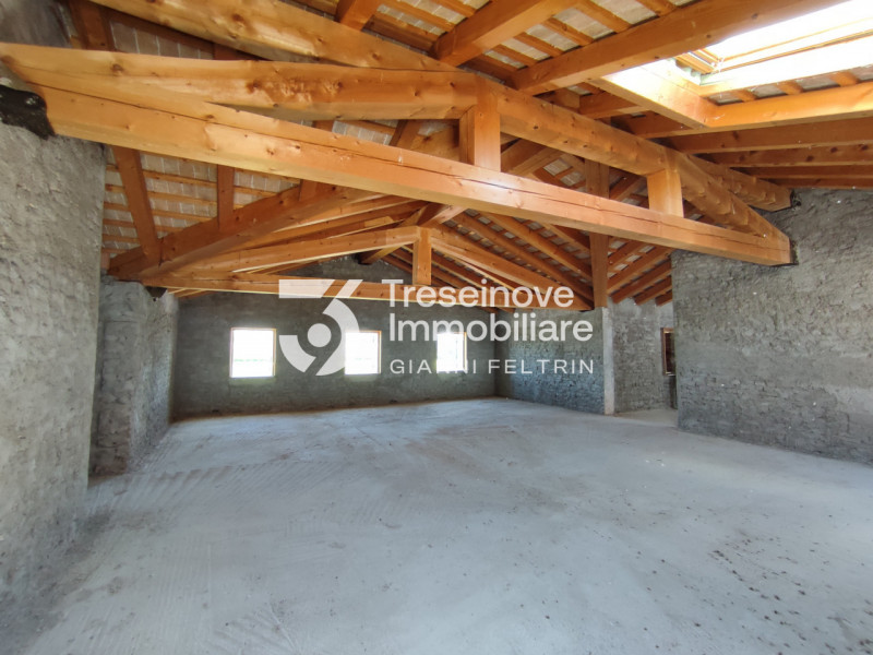 (Per INFO Simone 3427586513) Proponiamo in vendita casa colonica di impianto veneto risalente al ...