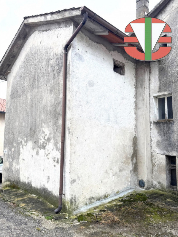 Proponiamo in esclusiva una bifamiliare situata nella pittoresca zona di Conco-Lusiana, un'ottima...