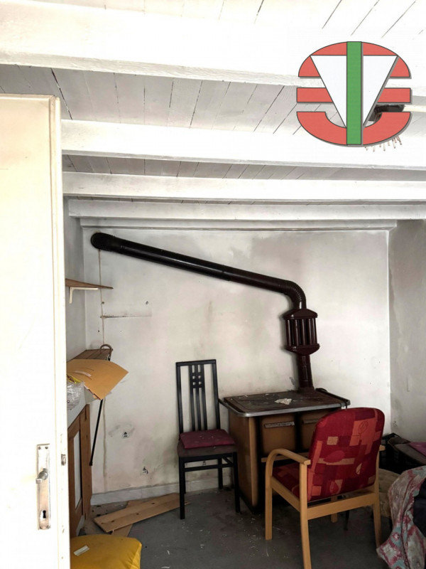 Proponiamo in esclusiva una bifamiliare situata nella pittoresca zona di Conco-Lusiana, un'ottima...