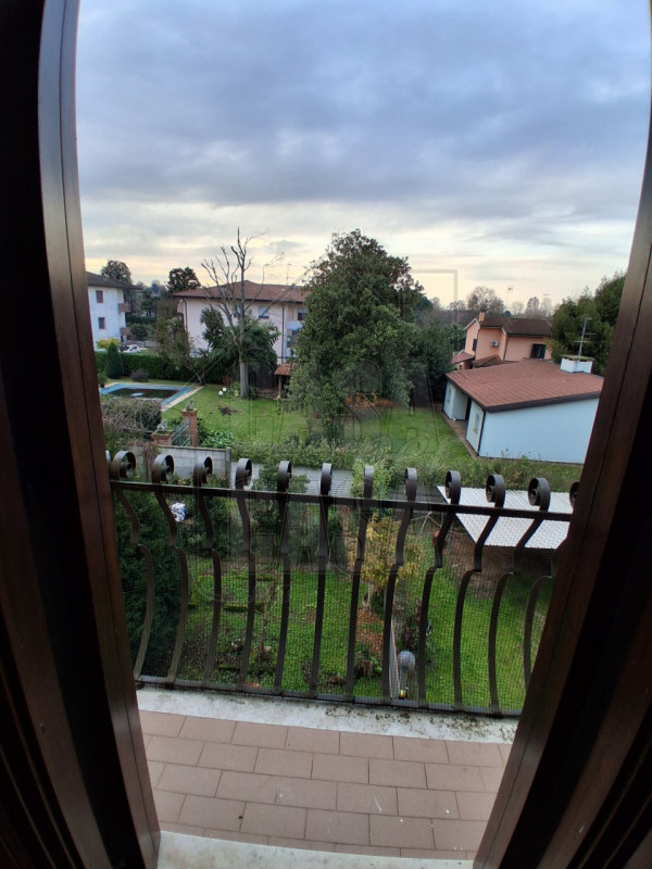 Rif. P517 - Appartamento al secondo piano, in una palazzina di poche unità, ristrutturato, nel cu...