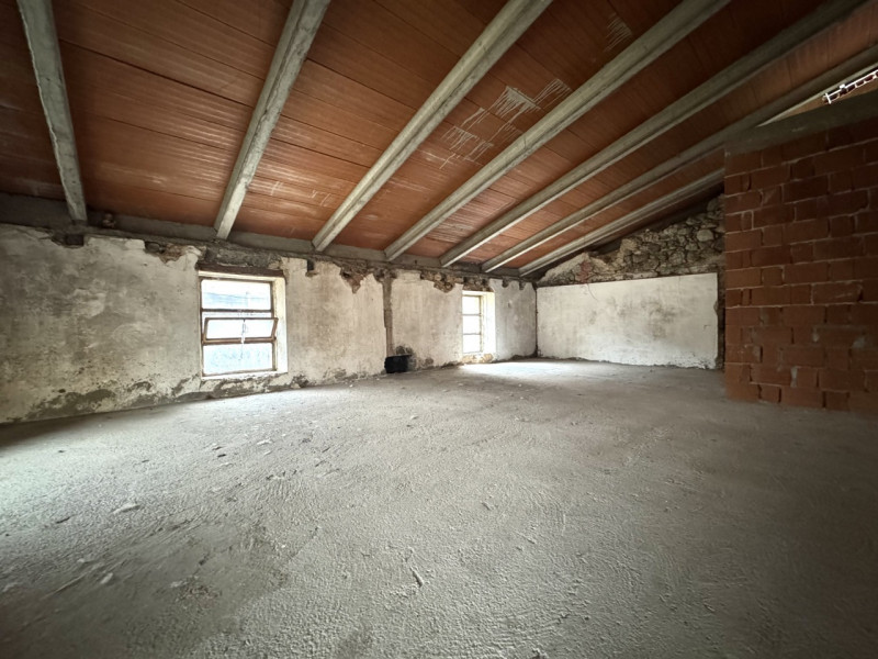 Ampia abitazione indipendente 

Trattative riservate Immobiliare Unica Colceresa via Marconi 2 - ...