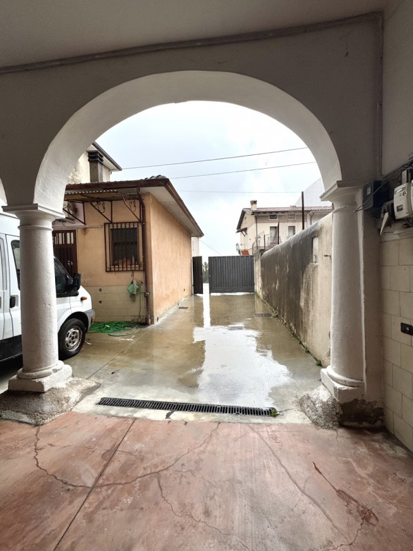 Ampia abitazione indipendente 

Trattative riservate Immobiliare Unica Colceresa via Marconi 2 - ...