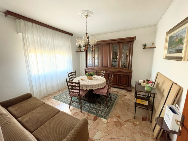 VILLAVERLA Novoledo - bifamiliare sovrapposta con 1700 m. di terreno € 139.000,00

Trattativa Uni...
