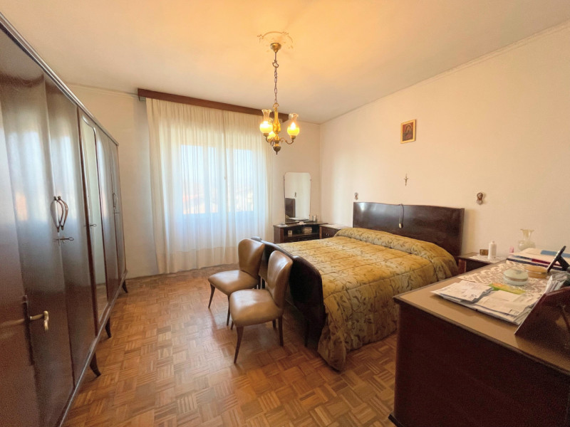 VILLAVERLA Novoledo - bifamiliare sovrapposta con 1700 m. di terreno € 139.000,00

Trattativa Uni...