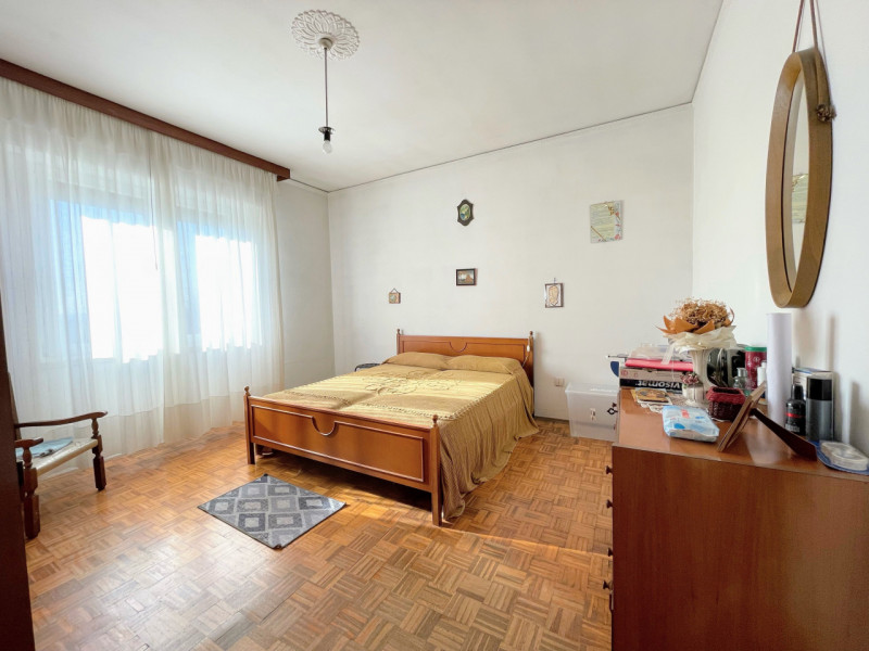 VILLAVERLA Novoledo - bifamiliare sovrapposta con 1700 m. di terreno € 139.000,00

Trattativa Uni...