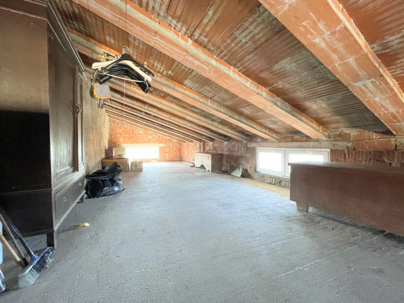 VILLAVERLA Novoledo - bifamiliare sovrapposta con 1700 m. di terreno € 139.000,00

Trattativa Uni...