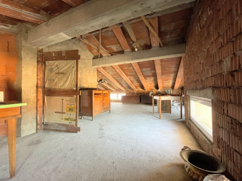 VILLAVERLA Novoledo - bifamiliare sovrapposta con 1700 m. di terreno € 139.000,00

Trattativa Uni...