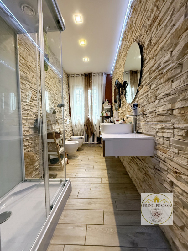 RIF. S397 - Proponiamo in vendita, in quartiere residenziale e ben servito a Montagnana, casa sin...