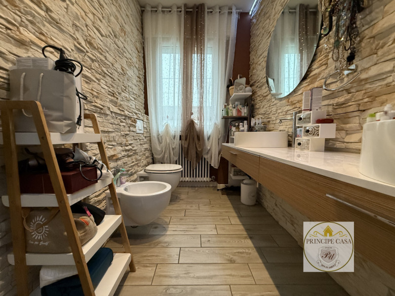RIF. S397 - Proponiamo in vendita, in quartiere residenziale e ben servito a Montagnana, casa sin...