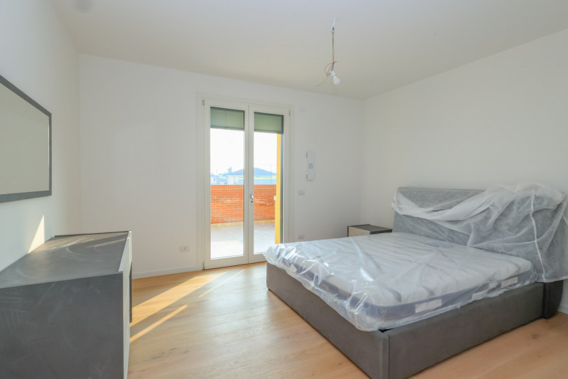 Al centro della Piazza del mercato di Villanova di Camposampiero proponiamo in vendita splendido ...