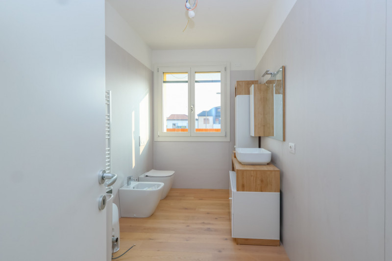 Al centro della Piazza del mercato di Villanova di Camposampiero proponiamo in vendita splendido ...