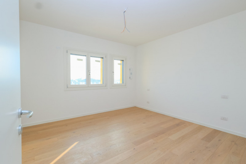 Al centro della Piazza del mercato di Villanova di Camposampiero proponiamo in vendita splendido ...