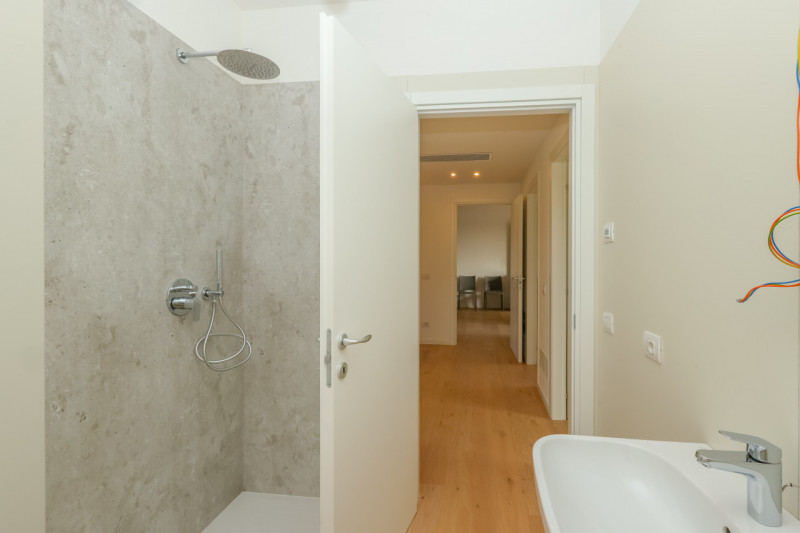 Al centro della Piazza del mercato di Villanova di Camposampiero proponiamo in vendita splendido ...