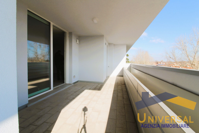 CAMPOSAMPIERO – In quartiere residenziale, comodo a tutti i servizi del paese quali supermercato,...