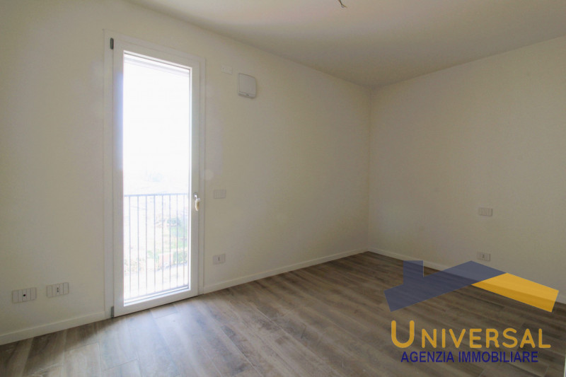 CAMPOSAMPIERO – In quartiere residenziale, comodo a tutti i servizi del paese quali supermercato,...