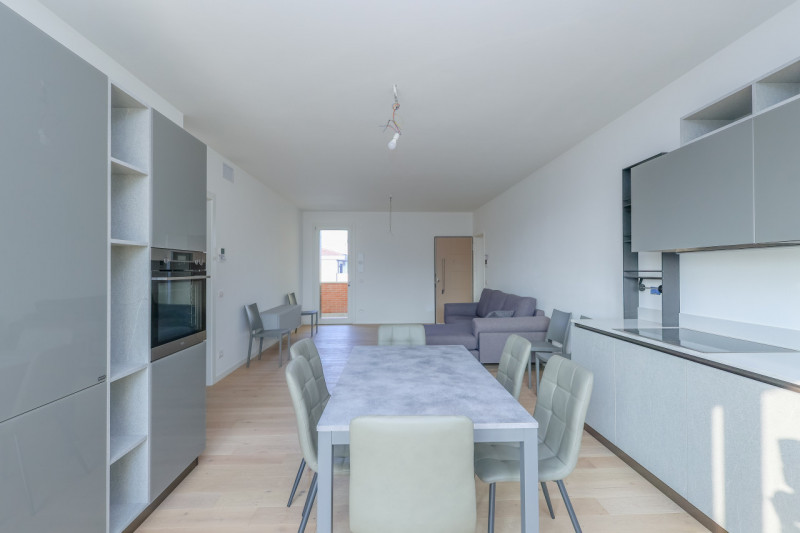 Al centro della Piazza del mercato di Villanova di Camposampiero proponiamo in vendita splendido ...