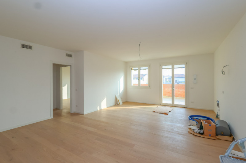 Al centro della Piazza del mercato di Villanova di Camposampiero proponiamo in vendita splendido ...