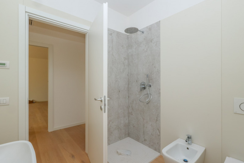 Al centro della Piazza del mercato di Villanova di Camposampiero proponiamo in vendita splendido ...