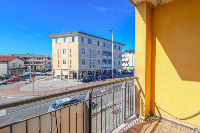 Nel cuore del centro abitato di Scorzè, proponiamo in vendita un ufficio ristrutturato con ottima...