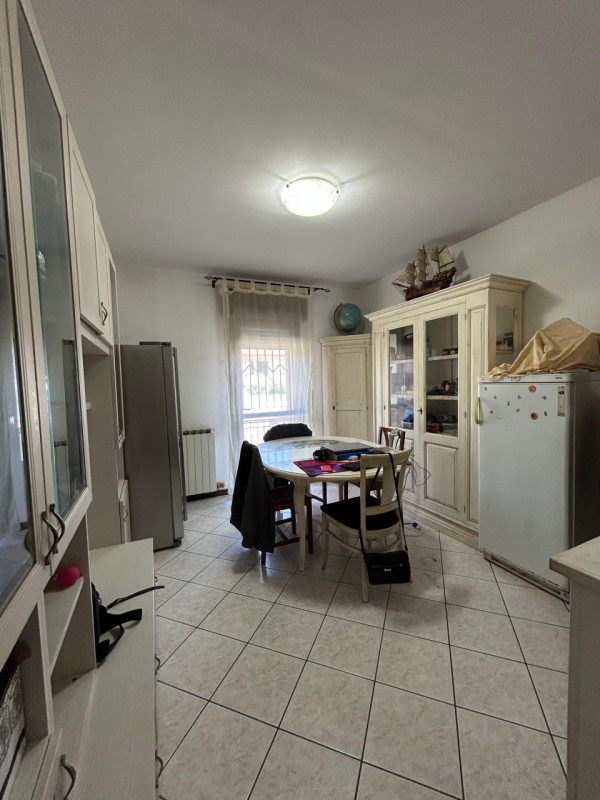 Proponiamo in vendita a Urbana, appartamento al piano terra. 
L'immobile è sviluppato su un unico...