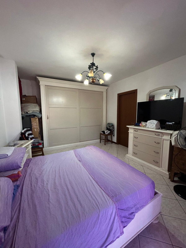 Proponiamo in vendita a Urbana, appartamento al piano terra. 
L'immobile è sviluppato su un unico...