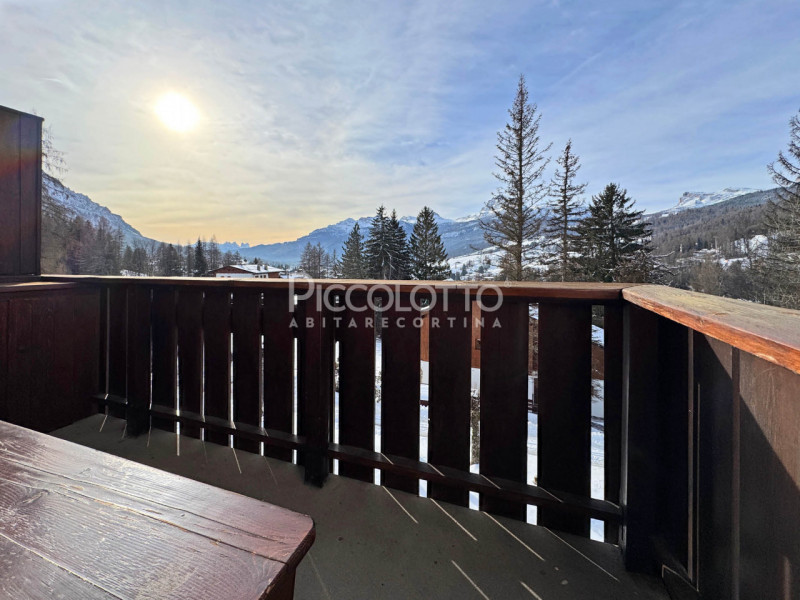 Rif. A5222 - Appartamento in affitto annuale situato nella rinomata Località Chiave di Cortina d'...