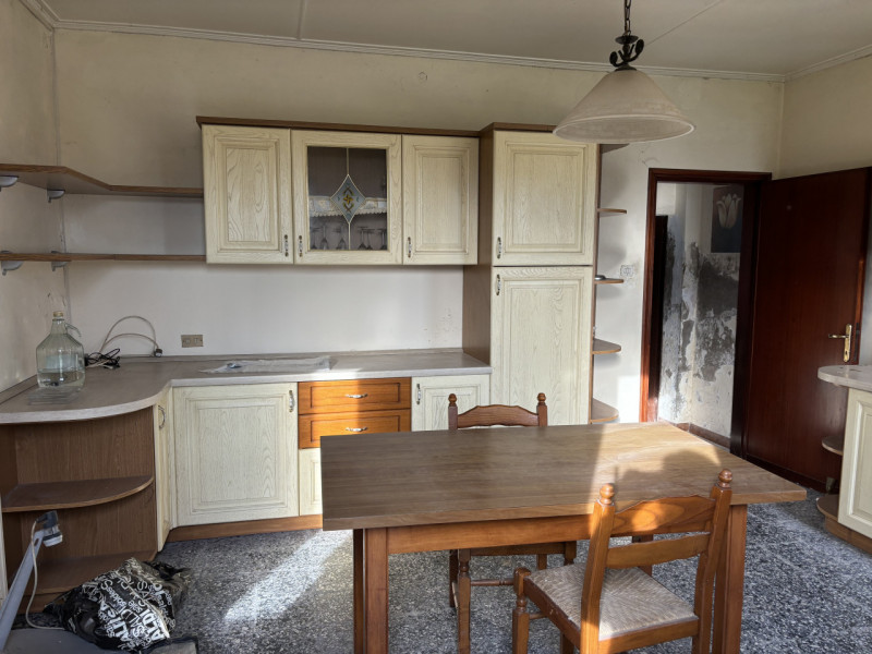 E' LEI !!! LA CASA GIUSTA PER TE !!! SE VUOI RISTRUTTUARE UNA BELLA CASA SINGOLA DI CAMPAGNA CON ...