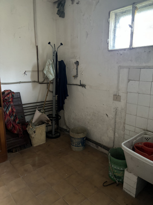 E' LEI !!! LA CASA GIUSTA PER TE !!! SE VUOI RISTRUTTUARE UNA BELLA CASA SINGOLA DI CAMPAGNA CON ...