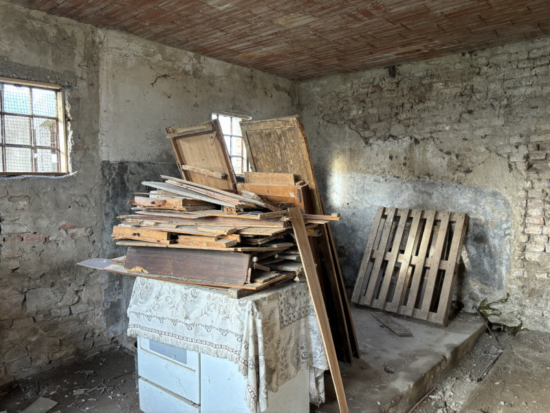 E' LEI !!! LA CASA GIUSTA PER TE !!! SE VUOI RISTRUTTUARE UNA BELLA CASA SINGOLA DI CAMPAGNA CON ...